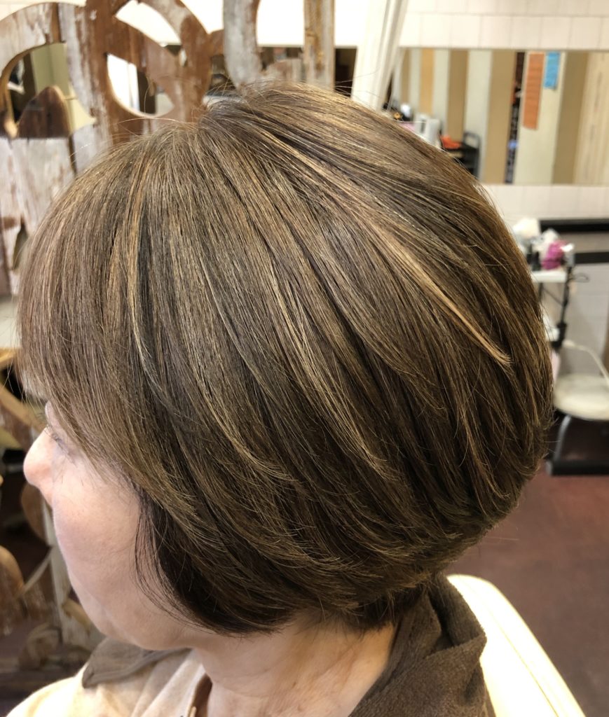 白髪が目立ちにくくなります